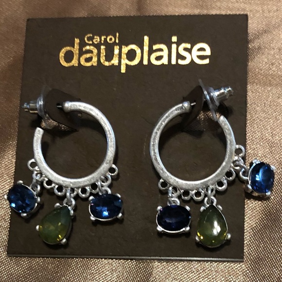 Dauplaise Earrings - Picture 5 of 8